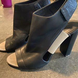VINCE- Size US 8.5/ EU 39.5; Open Toe Bootie, black